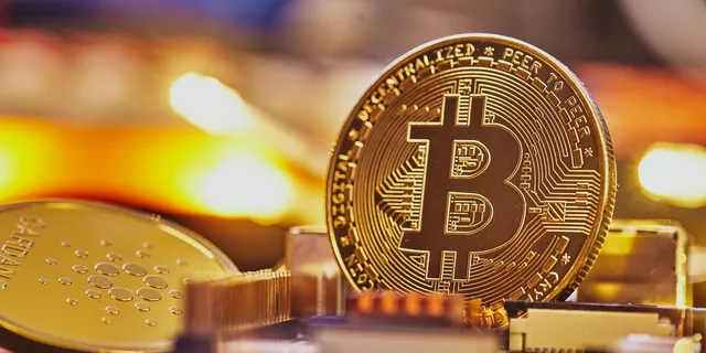 Bitcoin Turun ke Bawah 40K, BOJ Pertahankan Kebijakan Ultra Dovish